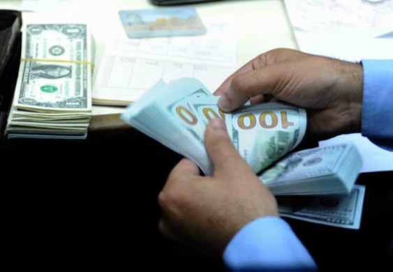 تعرف على سعر صرف الدولار مقابل الجنيه اليوم