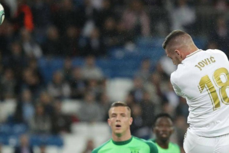 بعد خرق "حظر كورونا".. نجم ريال مدريد يتلقى ضربة قاصمة - Sky News Arabia سكاي نيوز عربية