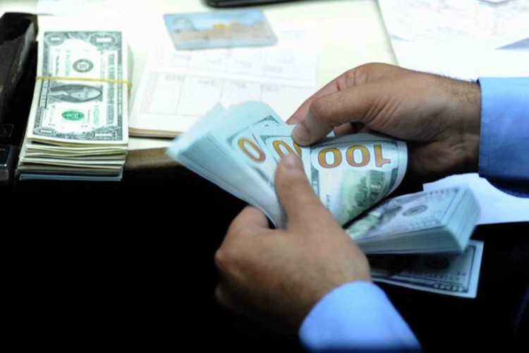تعرف على سعر صرف الدولار مقابل الجنيه اليوم
